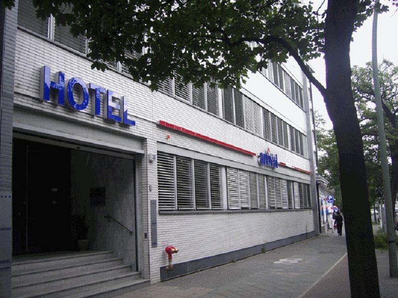 Hotel Arrival